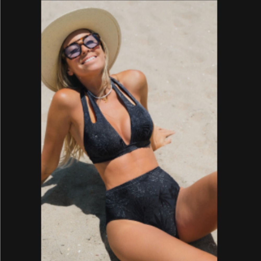 Never worn navy texture bikini